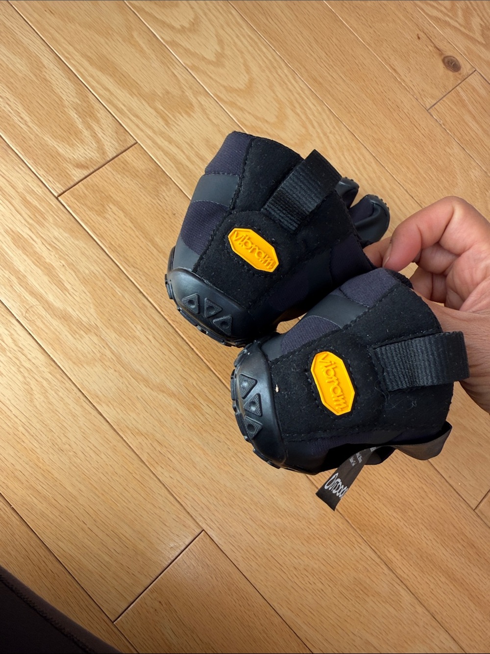 Vibram Men's FiveFingers Black with Yellow Logo Toe Shoes - Picture 7 of 7